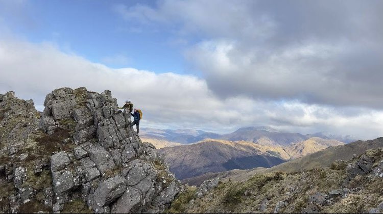 arranMRT's tweet image. Annual Winter Training Week - Glencoe
and Ben Nevis.
Curved Ridge, Buachaille Etive Mòr, the Ballachulish Horseshoe, Stob Bàn, Mullach nan Coirean, and Ledge Route.
justgiving.com/amrt
#Volunteers #ScottishMR #Arran #IsleofArran #StJohnScotland #policescotland