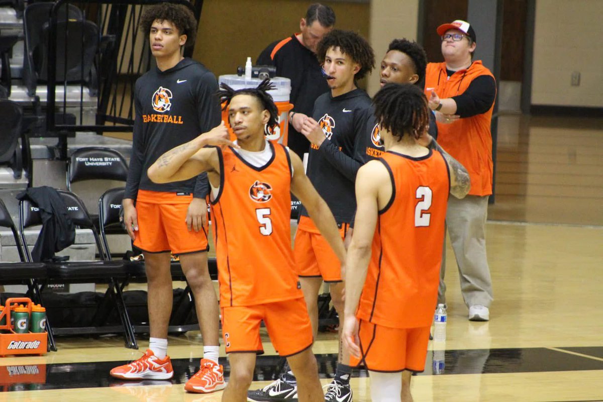 CowleyHoops's tweet photo. Congratulations to Cowley Tigers MJ Whitlock (@1MarcusWhitlock) and Marcus Zeigler, Jr (@lilzig5x) for being named to the Region VI All-Tournament Team. Whitlock was also named MVP of the Region Tournament. https://t.co/o1MJ6YJoCv