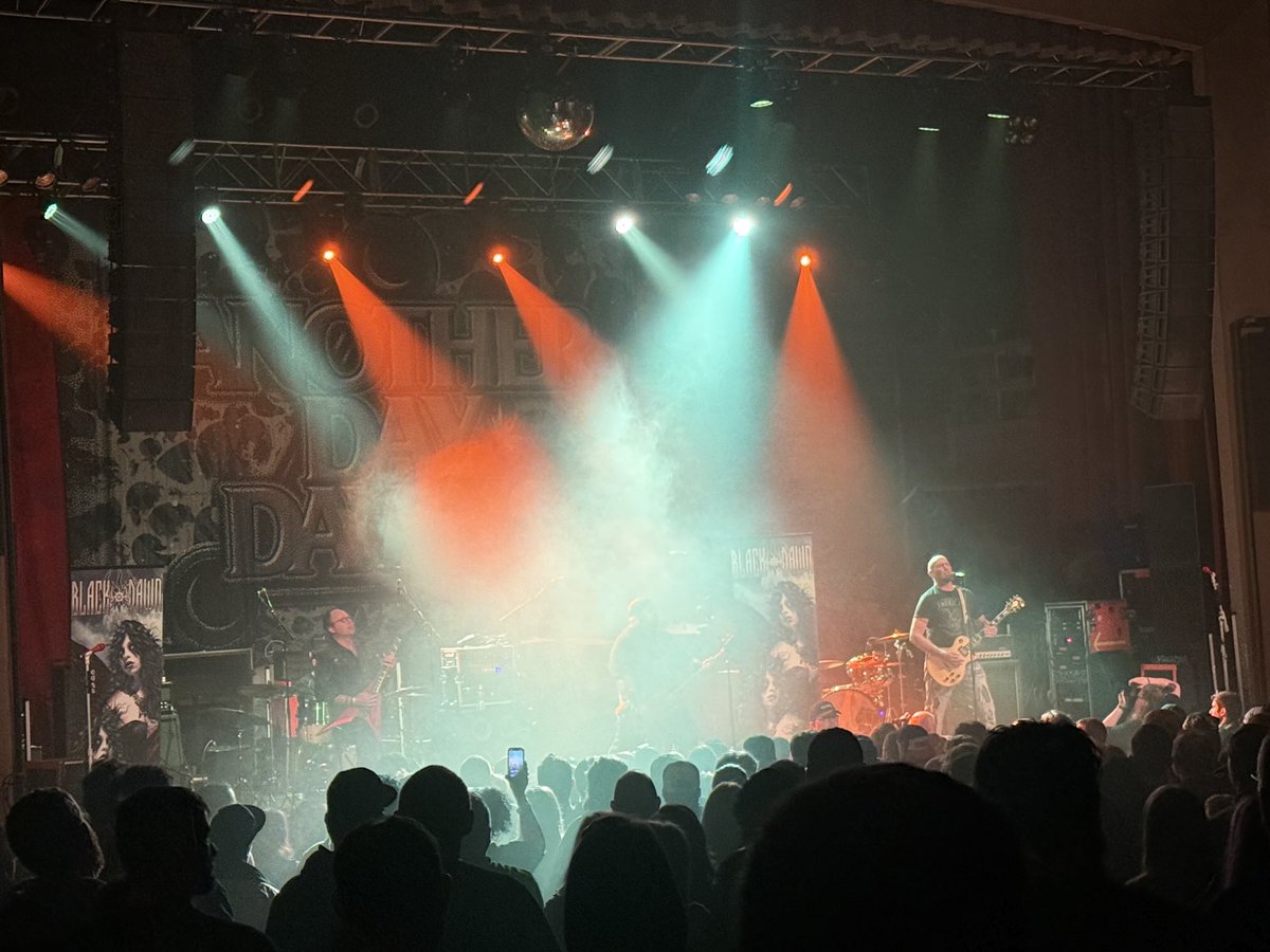 beat_broadway's tweet photo. ⁦@BLACKDAWNBAND⁩ this band is for real. Not just another opening act!!! https://t.co/0zBn7p9kjV
