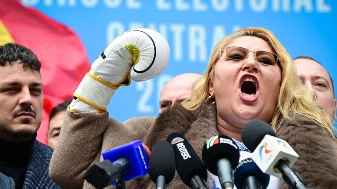 NOELreports's tweet photo. 🇷🇴 Anti-Ukrainian Romanian politician Diana Șoșoacă wrote a letter to Putin, complaining about being barred from running for president and demanding the "return" of so-called Romanian territories in Ukraine.
She claims Ukraine "illegally holds Romanian lands" due to the now-nullified Molotov-Ribbentrop Pact and insists on their return. Șoșoacă even asked Putin to include her demand in ongoing peace talks on Ukraine.
https://t.co/1qeuUuOYBs