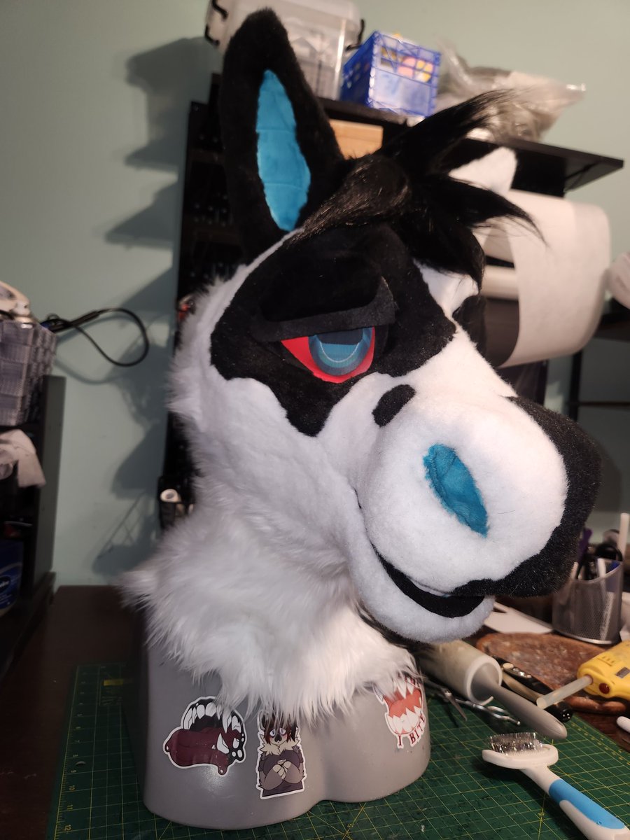 CacklingHyenaa's tweet photo. Finished just in time for my table at #furnalequinox2025 https://t.co/b0fkB5Af1x