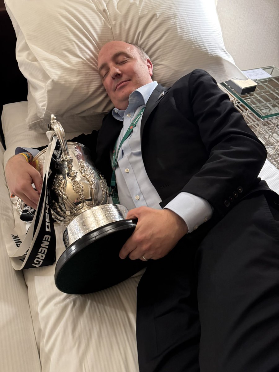 Sweet dreams Newcastle! 🖤🤍🏆
#NUFC