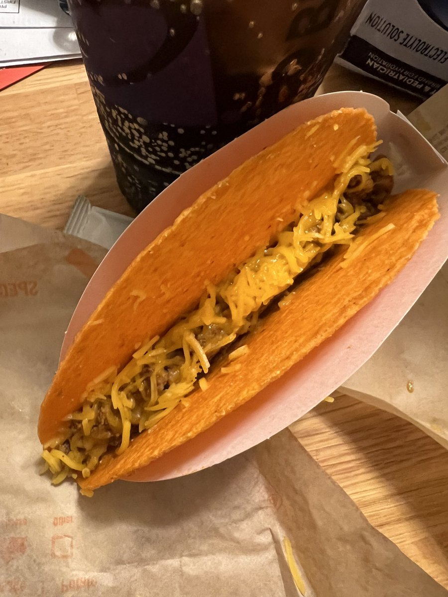 8l8kyle's tweet photo. @tacobell I need answers https://t.co/G6OWrRBxui