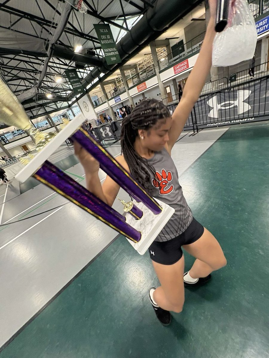 Had a great day at the Bloomington Indoor  Invitational! Team placed 1st overall! My 4x2 relay took 2nd and the 4x4 took 3rd! Also ran a new PR in the 60m with a 8.06 placing 3rd! Working on the first 30m of my race to break 8!! So proud of my teammates!!🥇💪🏽
#TrackAndField #PR