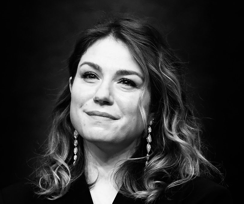 WATZUPMAG's tweet photo. Elle avait tourné pour les Dardenne, Gans, Berri, Timsit, Lioret, Téchiné, Rochant, Belvaux, Jolivet, Dupontel, ou encore Jardin. Prix d’interprétation à Cannes, douée, rayonnante et souriante, #EmilieDequenne vient de nous quitter à 43 ans. Reposez en paix madame. https://t.co/cvog66j59Z