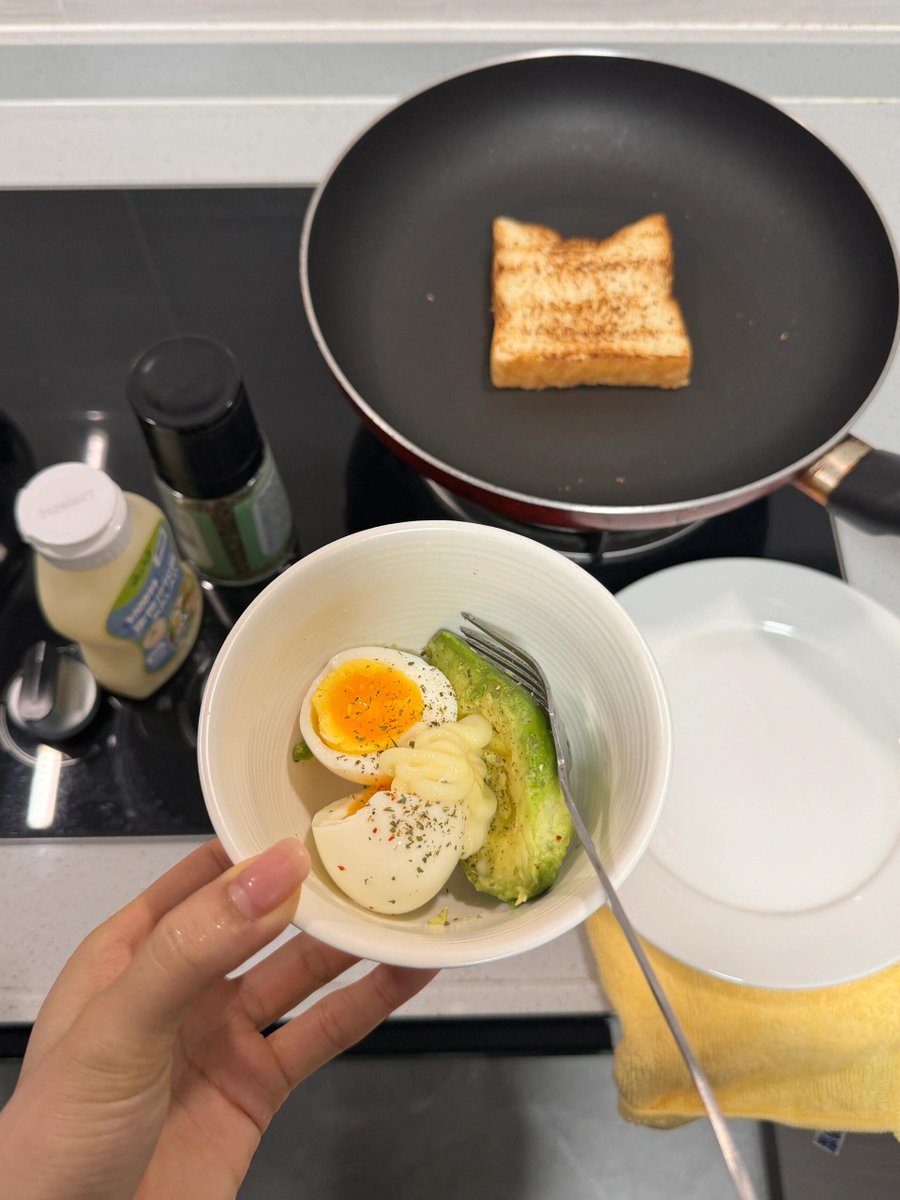 Cookctkisxns's tweet image. 一片面包，開啓忙碌又充實的一天！✨