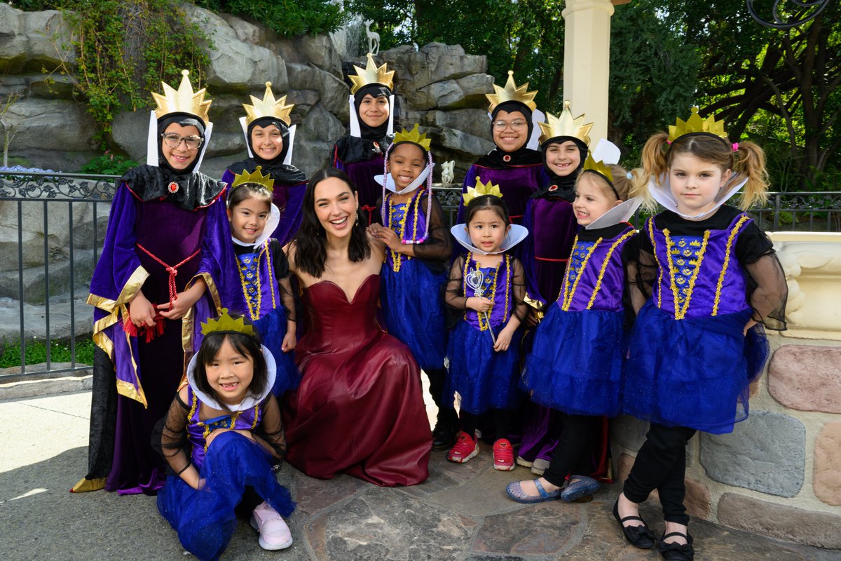 The iconic <a href="/GalGadot/">Gal Gadot</a> thrilled fans at the Disneyland Resort this afternoon, taking her place among Disney’s classic villains 🏰

Gal also got to meet Mickey Mouse and Minnie Mouse previewing their new outfits for <a href="/Disneyland/">Disneyland Resort</a>’s 70th Celebration, kicking off on May 16, 2025

See