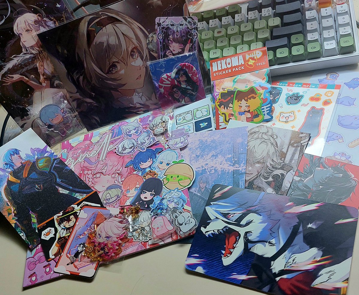 granjiko's tweet photo. #CQ8 Haul from the con! Was able to see Haurchefant artwork 🥹💕 and get an artbook from one of my favourite artists so am very happy also got Karna! https://t.co/vwjIXFtYcw
