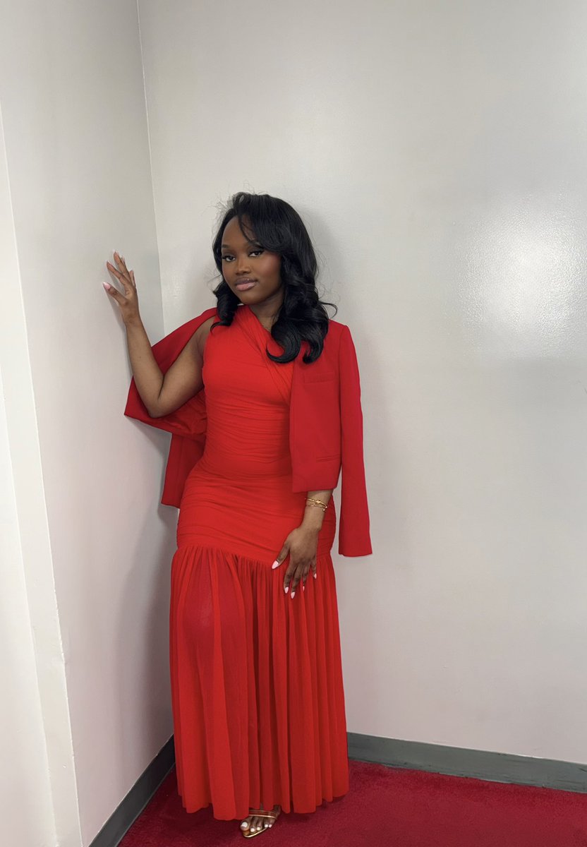 Me in Red 🌹>>>