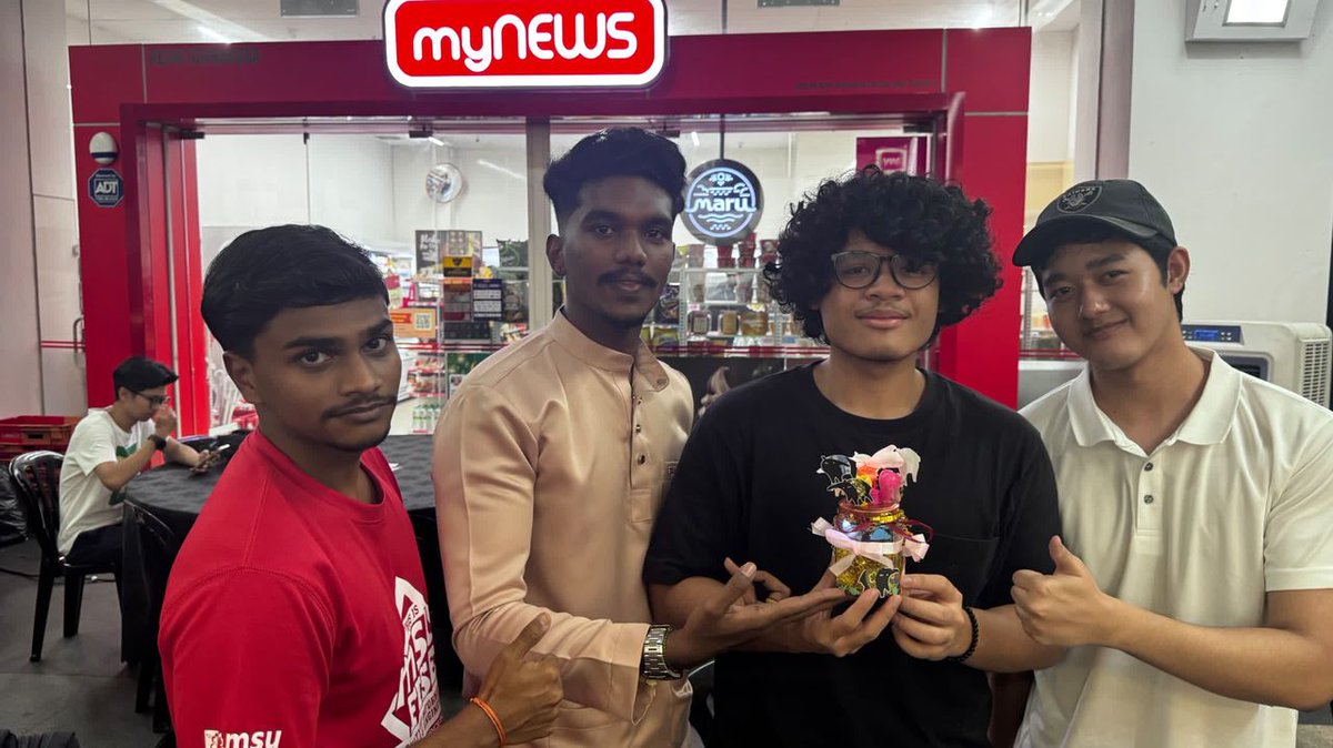 msumalaysiaFISE's tweet photo. The Lantern Case Design Competition for Sinar Ramadhan 8.0 fostered creativity and teamwork as participants collaborated to create beautifully decorated lanterns, resulting in a memorable and joyful experience
#msumalaysia
#msufise
#internalcompetition https://t.co/J27EXQGM0l