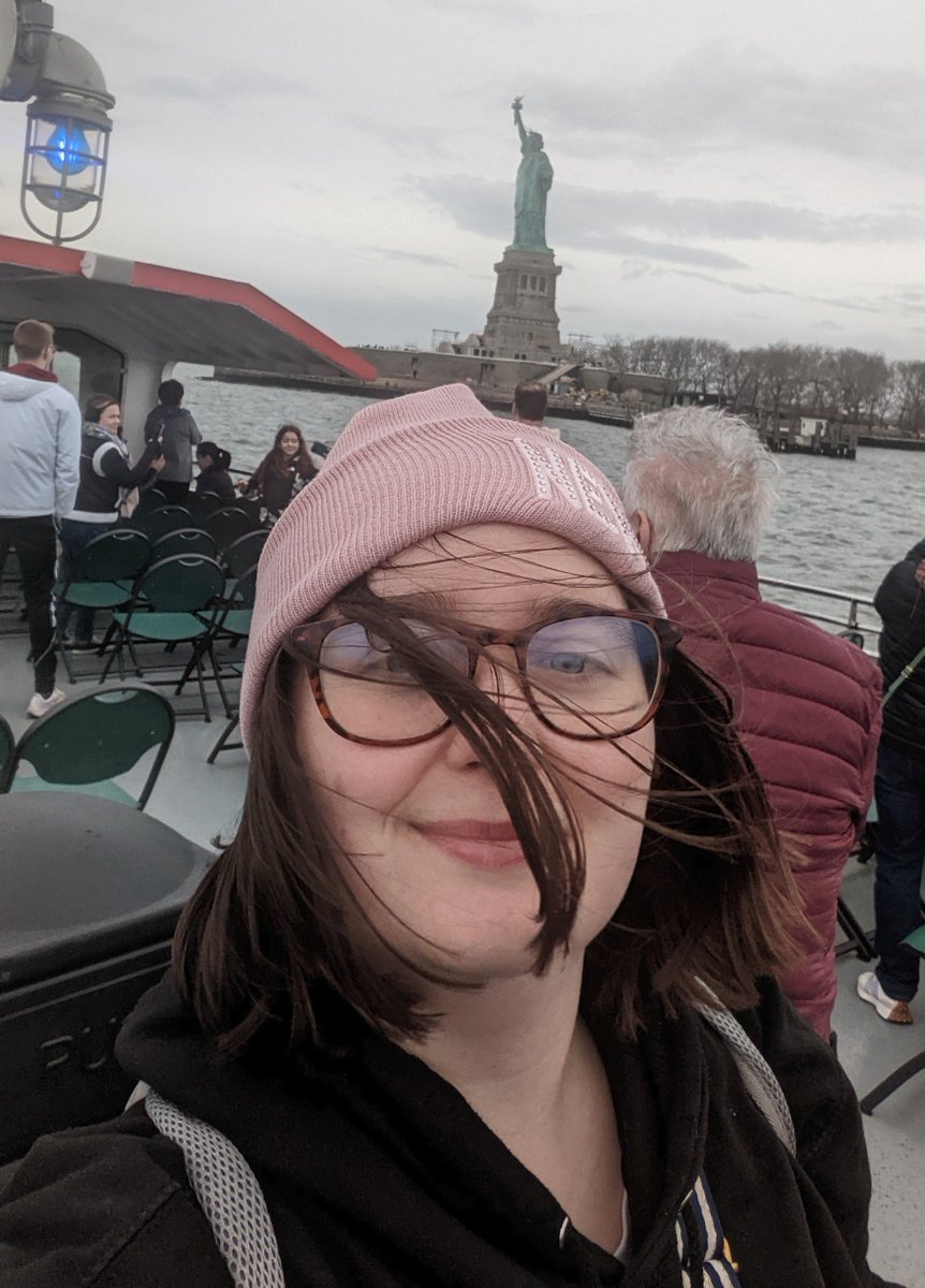 Get nice picture with Statue of Liberty ✅😅