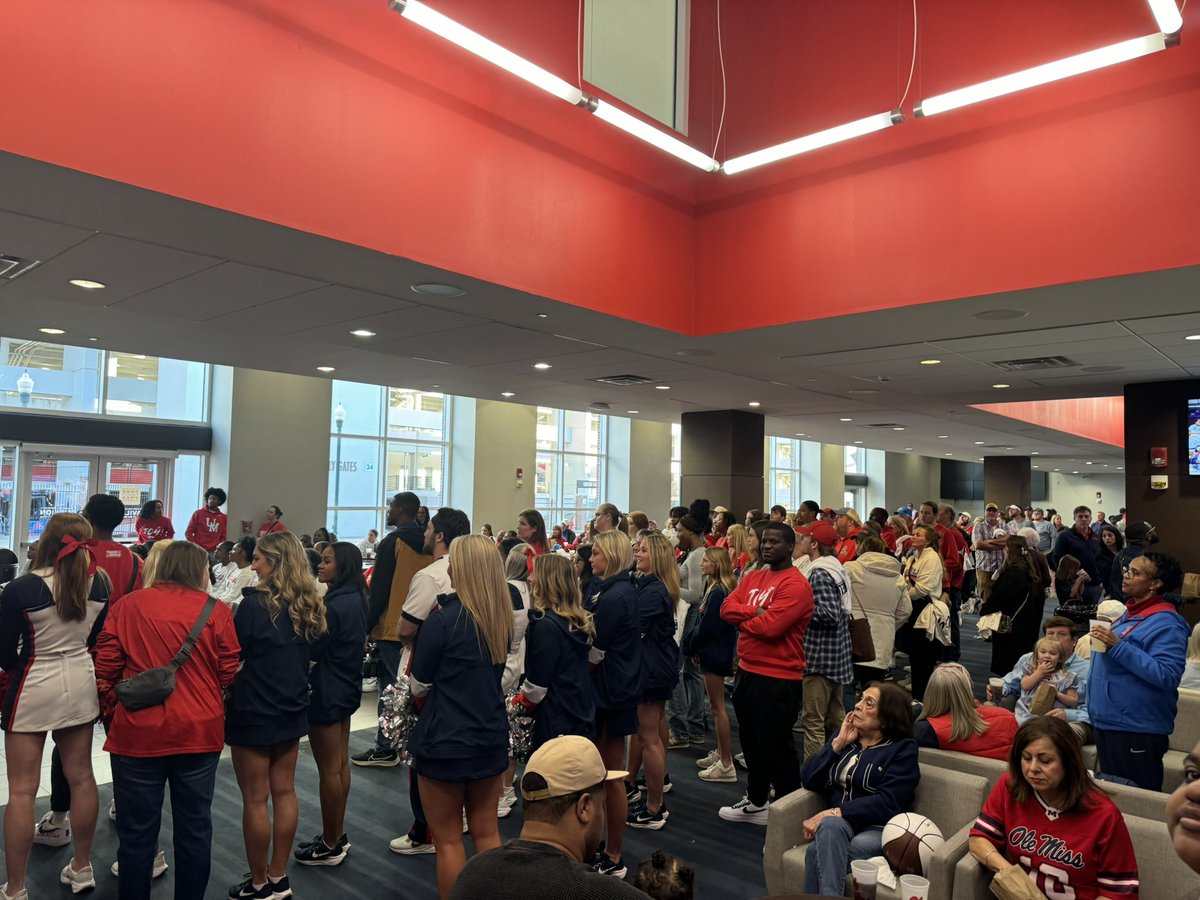 Let's go! <a href="/OleMissWBB/">Ole Miss Women's BB</a> and <a href="/YolettMcCuin/">Coach Yo</a> are joined by Rebel fans as they wait to find out their NCAA Tournament seeding. Hotty Toddy! 

(📸: <a href="/KarisChambliss/">Karis Chambliss</a>, Rebel Walk)