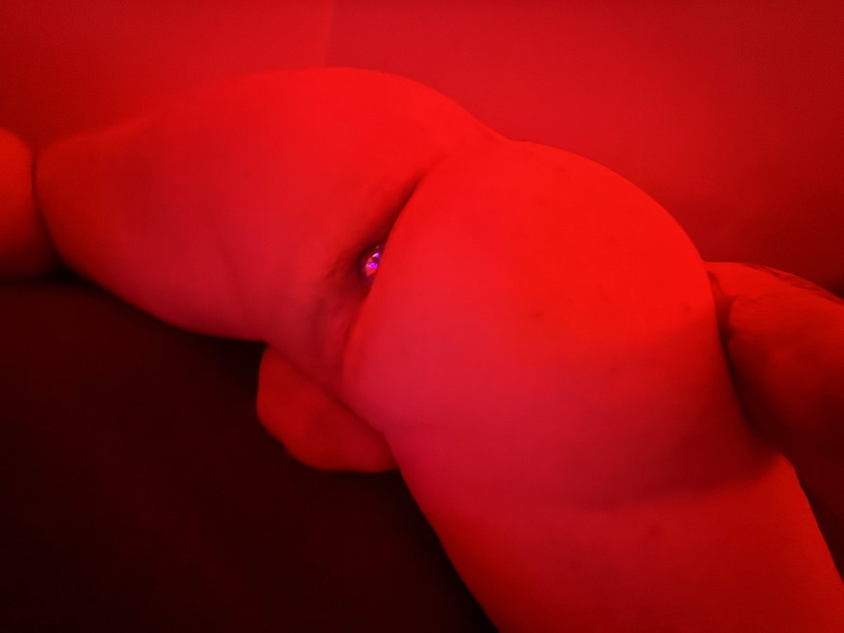 SwitchyHimbo's tweet photo. Plugged up before my ass swallowed the plug 😭😂 https://t.co/OxhSz67wUN