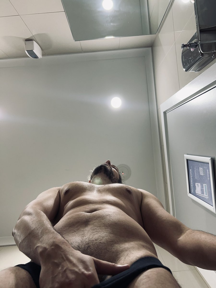 unfilteredlee's tweet photo. Dropped it… oops https://t.co/Tqq5ueM1wO
