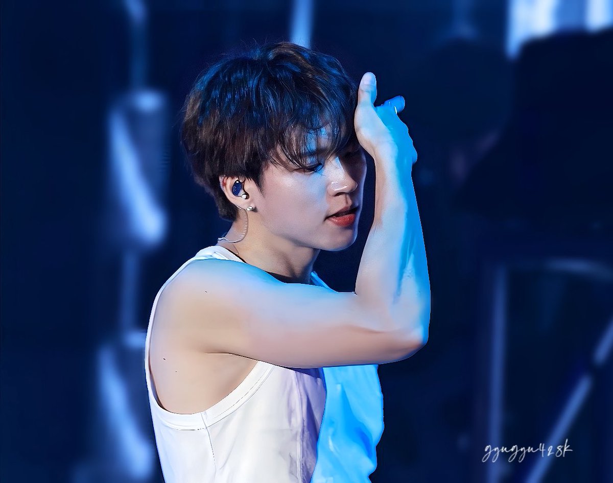 우현오빠 진짜 잘 생겼다

𝐿𝑖𝑚𝑖𝑡𝑒𝑑 𝑒𝑑𝑖𝑡𝑖𝑜𝑛 𝑖𝑛 𝐻𝑜𝑛𝑔 𝐾𝑜𝑛𝑔 🇭🇰
𝟷/𝟹/𝟸𝟶𝟸𝟻