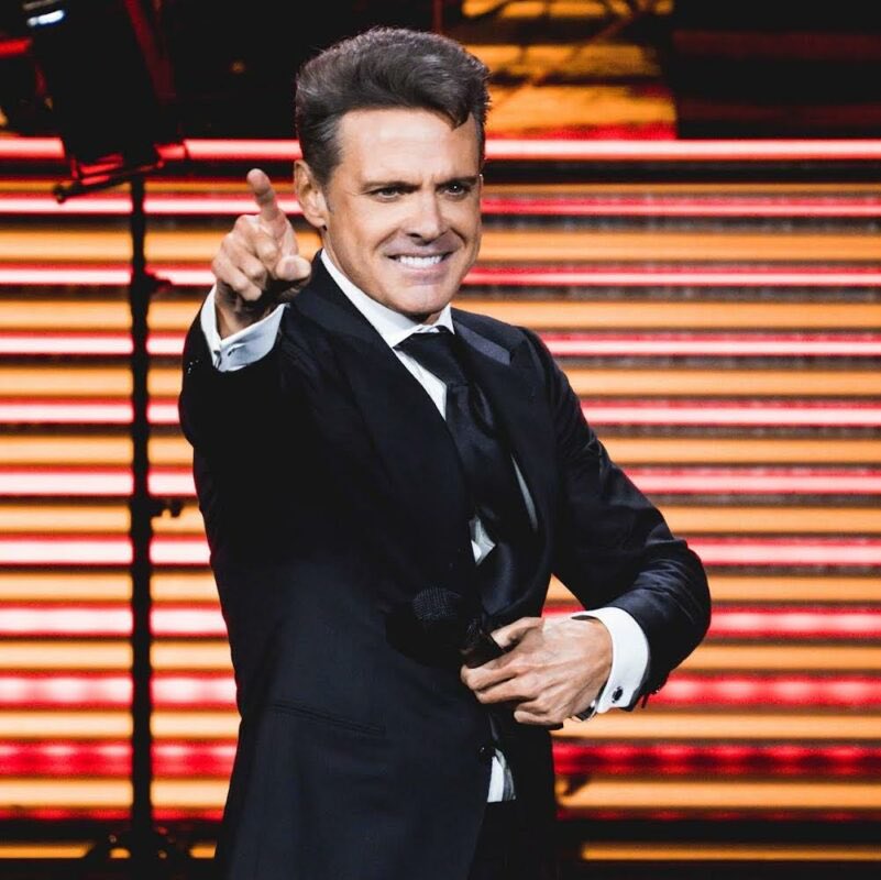 TheePopCore's tweet photo. Luis Miguel’s 2023-2024 tour ($418M est.) is slated to become the highest-grossing tour by an ‘80s solo artist, surpassing Madonna’s Sticky &amp; Sweet Tour ($411M), &amp; ranking 18th all-time, 9th among solo tours.

— Follow @LuisMiguelChart for more information. https://t.co/CQBfLQRfnv