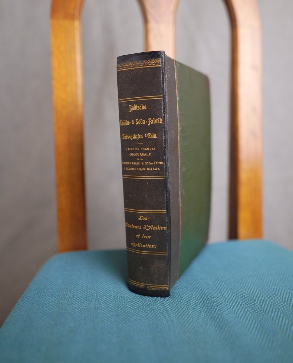 アニリン　科学小説 人生で1番高い本を買いました 1901年にドイツの化学企業BASF社が出版