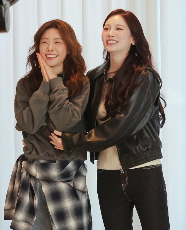 gsdbrazil's tweet photo. Além de Yura e Sojin, temos no elenco da S3 de #TrendShopper: Youngji, Han Jihye e Soyou.

E assim, temos conteúdo novo de YuJin! 🩷

[#] #걸스데이 #GirlsDay #유라 #Yura #김아영 #KimAhYoung #소진 #Sojin #박소진 #ParkSojin #트렌드쇼퍼 https://t.co/cdRXAEZ9dK