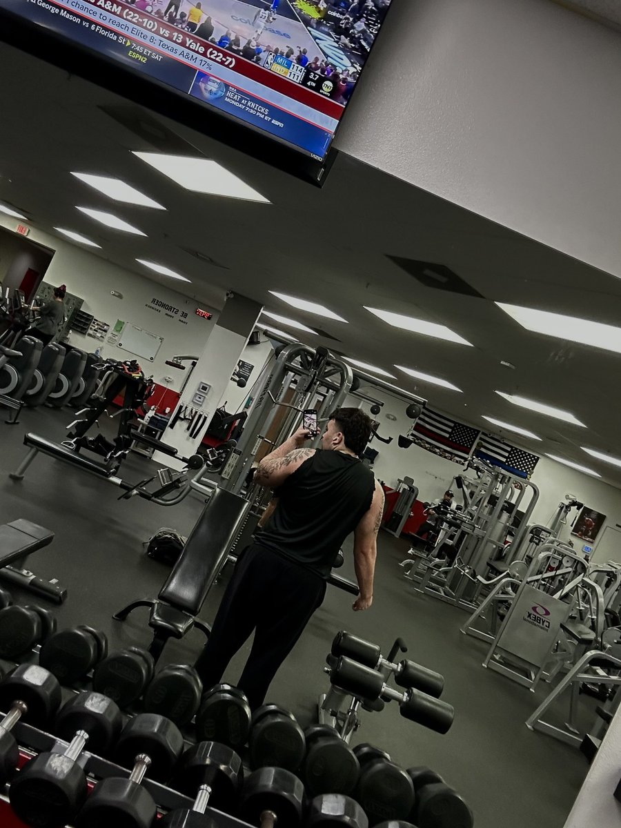 A nice 290 lbs still gets that work in on spring break!!! SBVC!!!