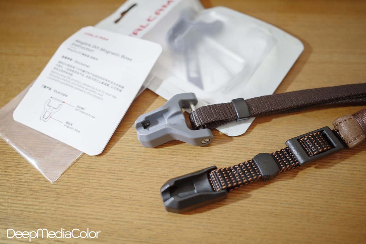DeepMediaColors's tweet image. #FALCAM #Maglink バックルベースを買ってみた。
細いストラップにこのバックルベースは大きすぎ。本当はバックルミニキットのベースのほうがいいんだけど、ミニキットはベースだけの単品販売はしていないらしい。ミニキット買っちゃうと、バックルだけ余って増えていくんだよなぁ。