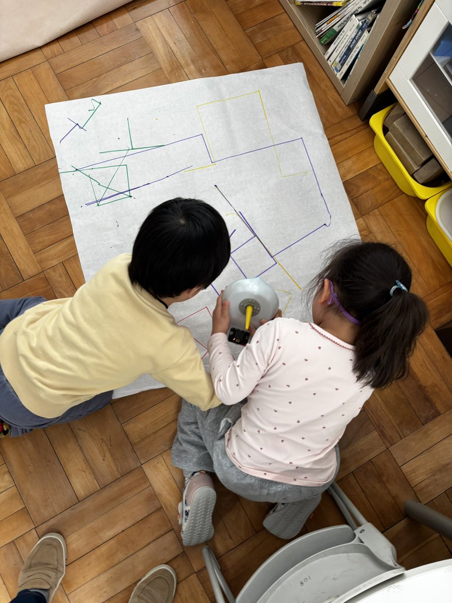 HoyasInEd's tweet photo. Shape-up #STEM Robotics
1️⃣Start with learning about programming with Moby &amp; Annie @brainpop 
2️⃣Practice icon programming with @birdbraintech #Finchbots 
3️⃣Design a “Shapes in Our Space” @Seesaw activity with #EveryoneCanCreate @AppleEDU iPad 
4️⃣Witness the kindergarten magic🪄✨ https://t.co/1zWAJND2zI