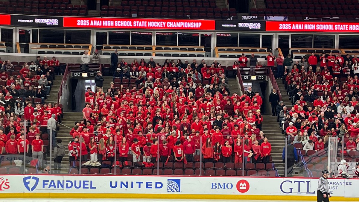 Congratulations to the Benet Varsity Hockey Team on an amazing playoff run and a hard-fought State Championship Game! They battled until the very end, but fell just short in a 1-0 loss to New Trier.

The Redwings season is not over yet - they will play Game 3 in a winner take all