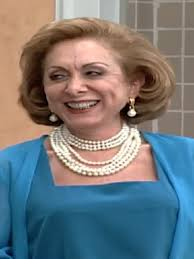 Qualquer semelhança é coincidência ou inspiração.
Quem diria que o cabelo da Cassandra um dia seria copiado para Odete Roitman?Como o nome sugere, #ValeTudo