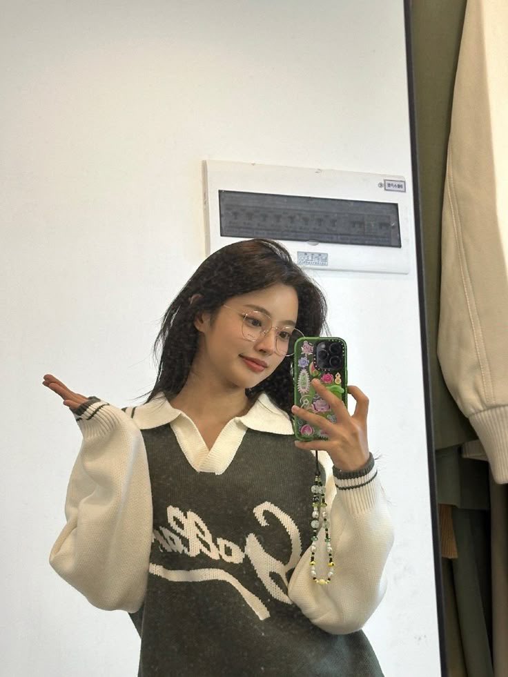 crazydza's tweet photo. 내가 사랑하는 중국 배우
손천, 조로사, 장약남, 서약함
중국 미녀의 조건은 머리숱인 게 분명 https://t.co/eyTIhh4TTR