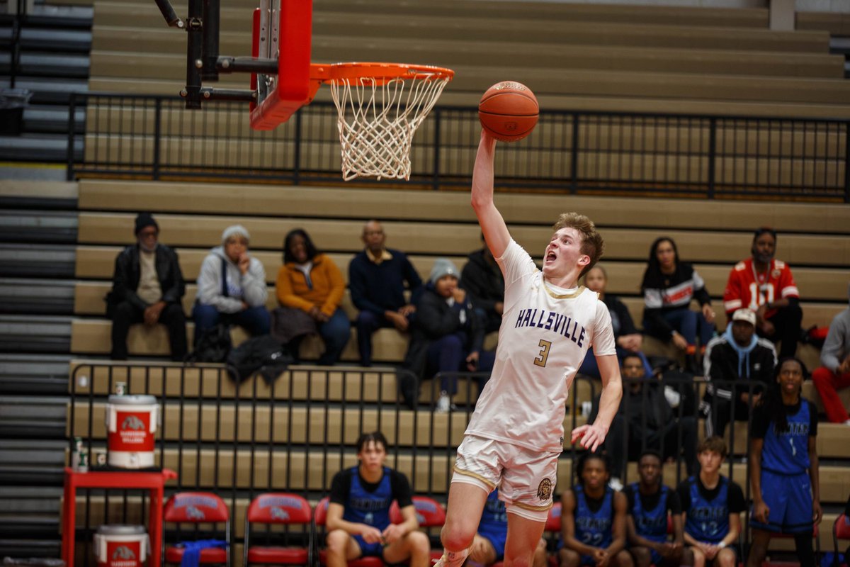 🏀 Season Recap 🏀

2024/2025 Stats:
15.4 PPG | 9.7 RPG | 1.9 APG | 2.7 SPG | 1.2 BPG

Career Totals:
1,303 points | 765 rebounds | 963 +/-

Grateful for my teammates, family, and coaches for the journey. Excited for what’s next!