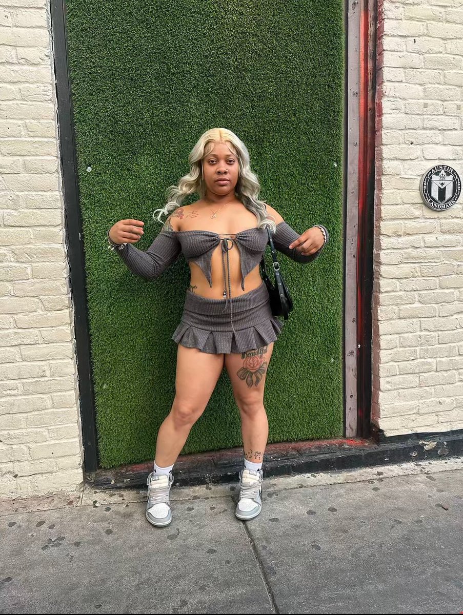 yourgeminibae_'s tweet photo. The harder I go the more they’ll hate but I love all publicity ❤️😇 #Montayaafineass #S3nsimolly #kiddkaze #Austin #SXSW #SXSW2025 #Austintx https://t.co/hCeEgL4gzd