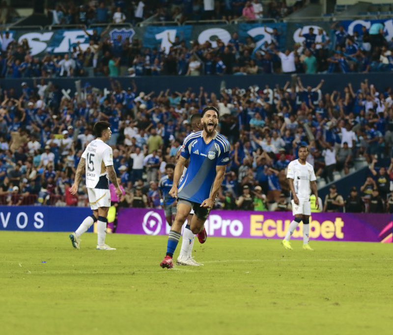 Hincha_Azul's tweet photo. SONRIE ECUADOR

HA GANADO EL CLUB SPORT EMELEC 💙

PRIMERA VICTORIA DEL BOMBILLO EN LA TEMPORADA 🥹🥹🥹 https://t.co/c3cTADKl8L