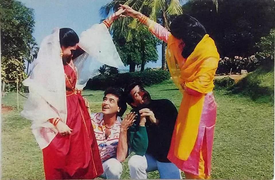 BollyMemories's tweet photo. #36YearsOfNafratKiAandhi 17Mar1989
#Dharmendra #Jeetendra #AnitaRaj #Madhavi #AmrishPuri #ShaktiKapoor #Asrani
#Anjaan
#BappiLahiri
#MehulKumar https://t.co/Z37VdU9Dwi