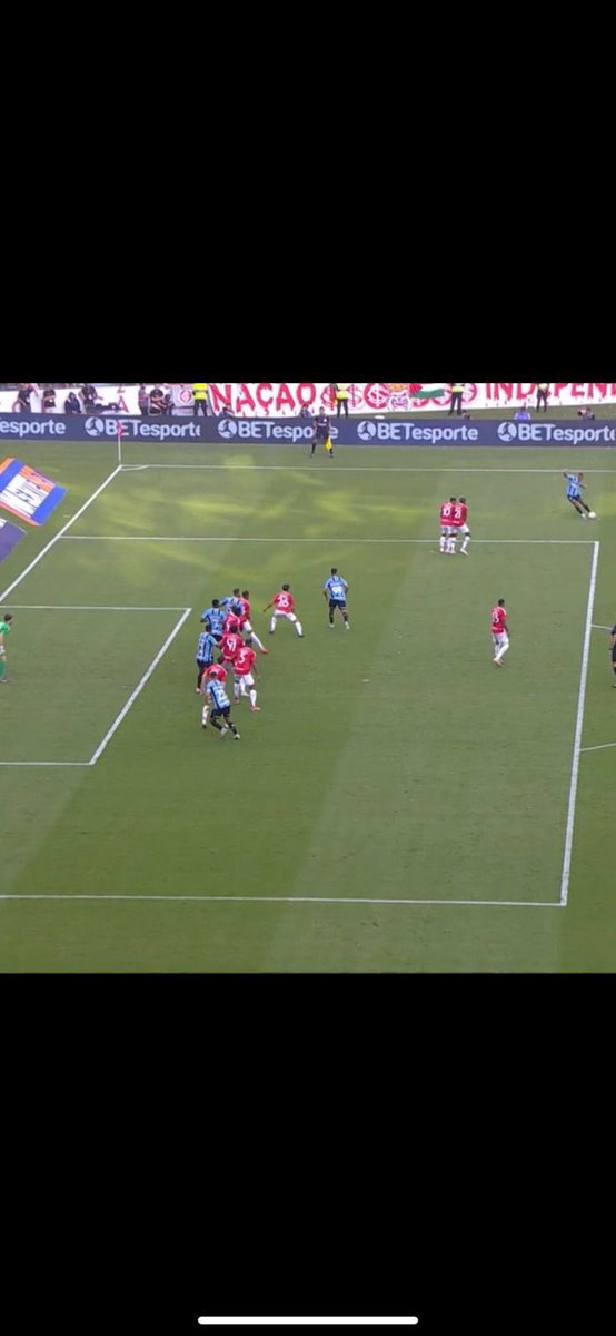 4 erros capitais em dois jogos .

Ninguém falará. Sabem porquê? Ganhamos em campo.