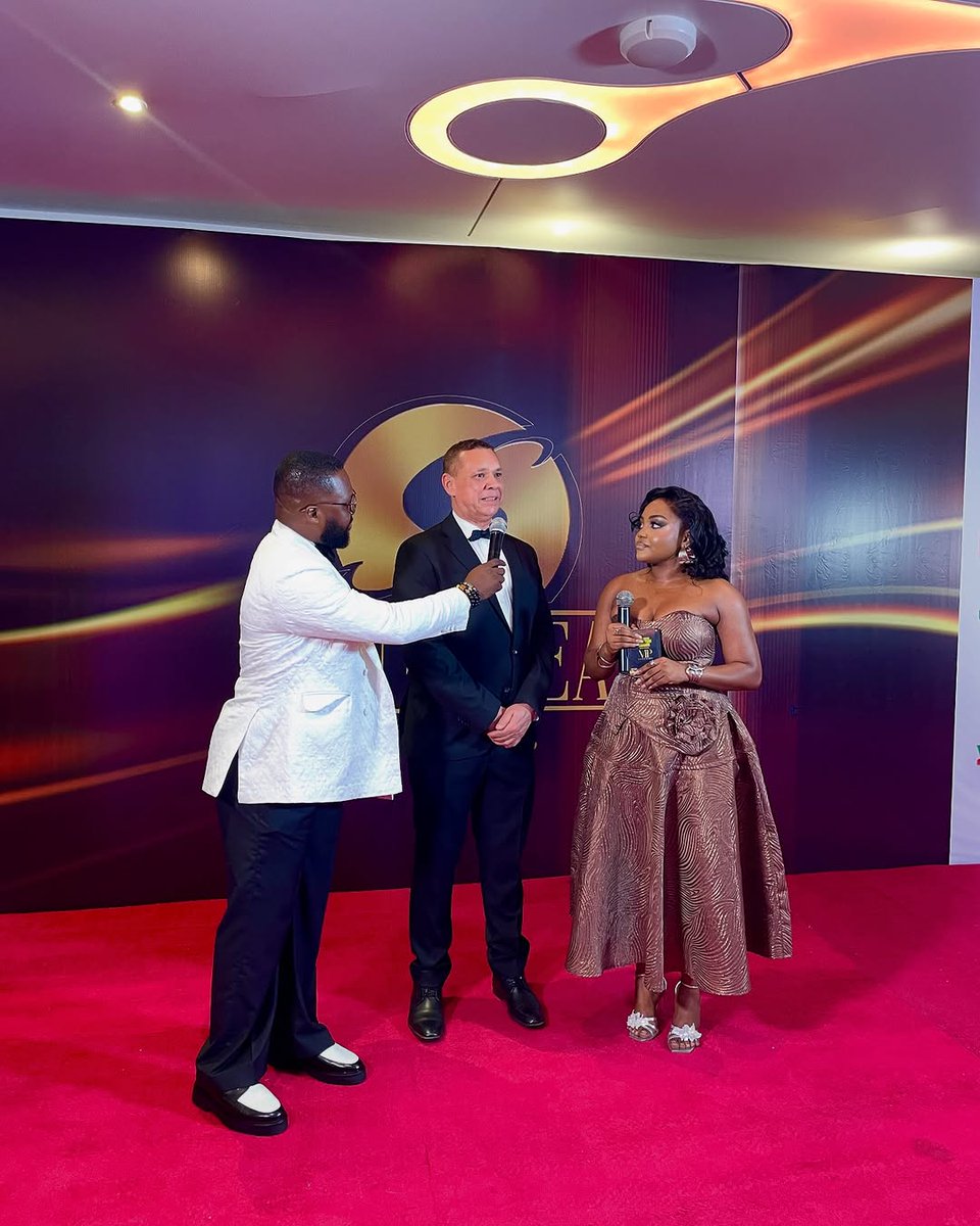 Silverbird_MOTY's tweet photo. 🌟 Red Carpet Alert! 🌟 The President of Silverbird Group, Guy Murray-Bruce, has just arrived for the Silverbird Man of the Year awards! 🎉✨ Get ready for an incredible night celebrating excellence!

 #SilverbirdAwards #SilverbirdManOfTheYear #SilverbirdManOfTheYear2024 https://t.co/tO6RgbH3ET