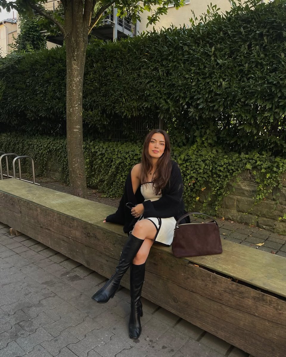 DilekPacacioglu's tweet photo. I am just a girl 🤍 #SpringFit #SpringVibes #OutfitInspo https://t.co/iGp0DP2f0O