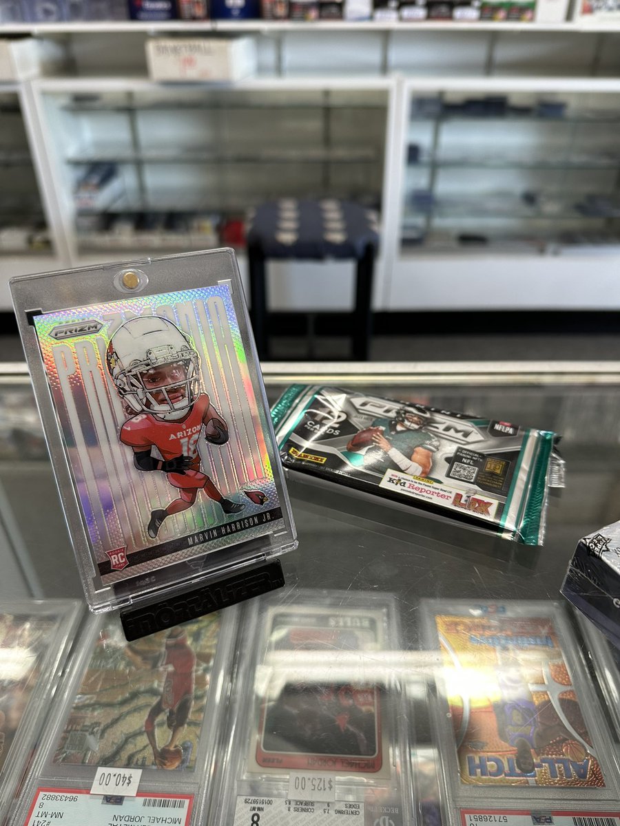 surfcitycards's tweet image. Top Customer pull of the day @surfcitycards #prizm #marvinharrisonjr #casehit #toppull