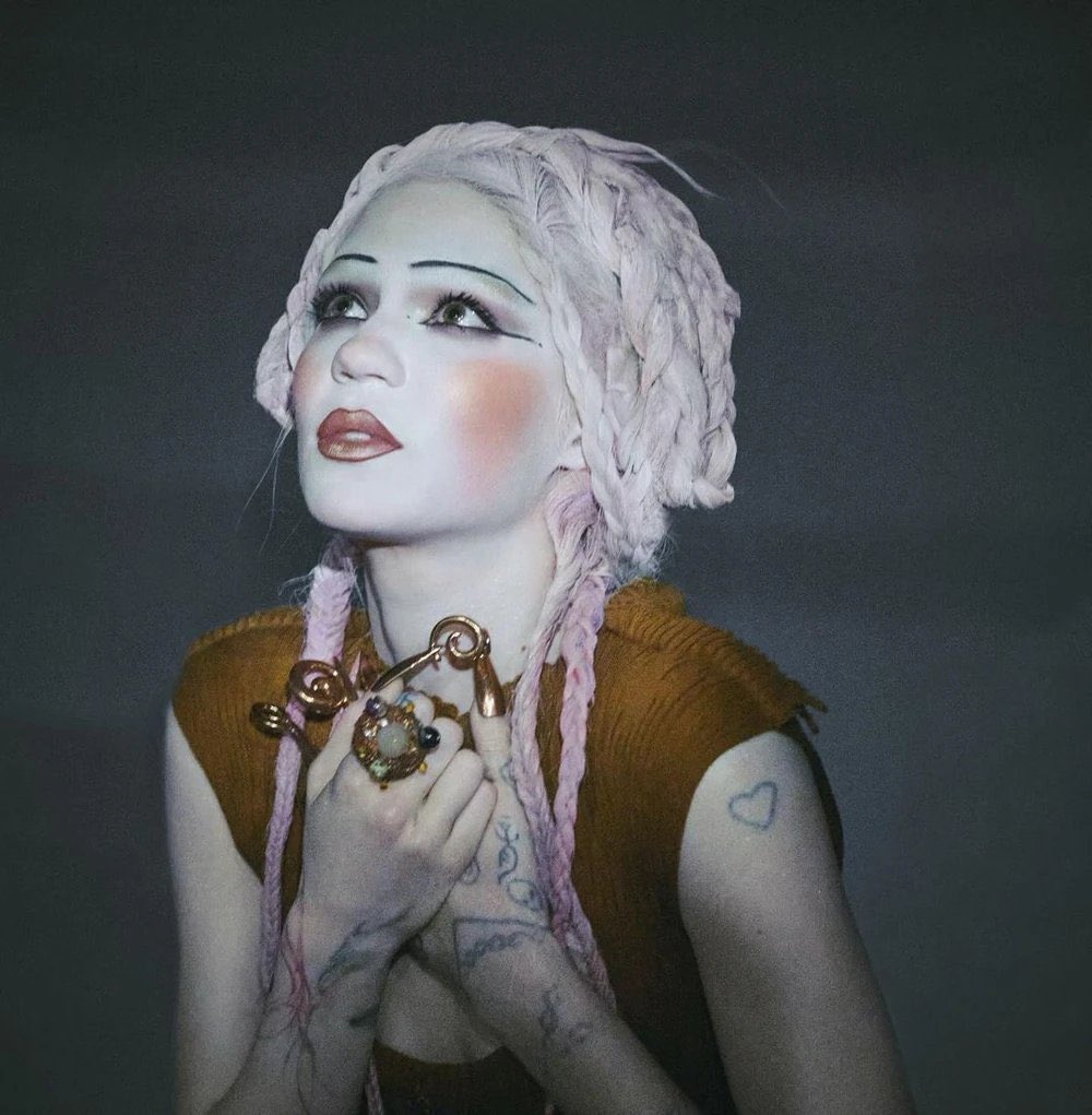 hourlygrimes's tweet image. 𑁍𒈔𒅒𒄆𓆩grimes✧𓆪𒈔𒅒𒇫𖣐