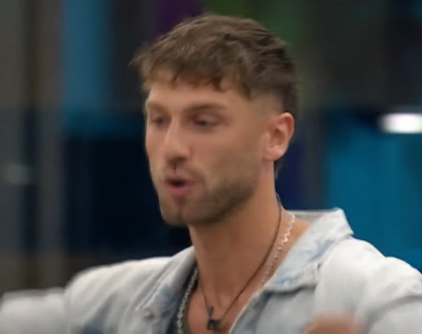 TronkOficial's tweet photo. TATO es el primer salvado de la placa

#GranHermano https://t.co/0yzmfUvEP9