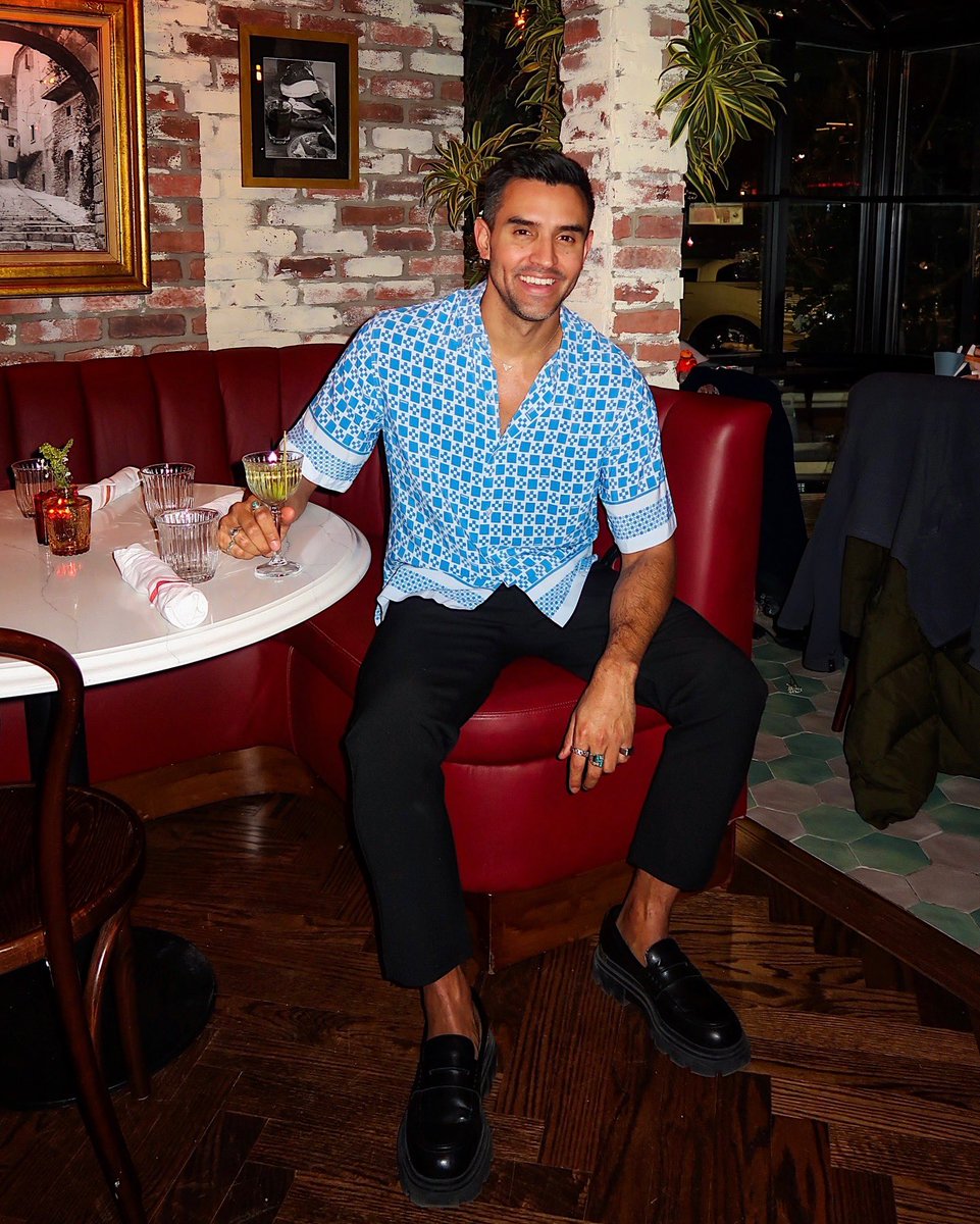 Un romántico total. 🤌🏽

📸: <a href="/oh_anthonio/">Anthony Urbano</a>