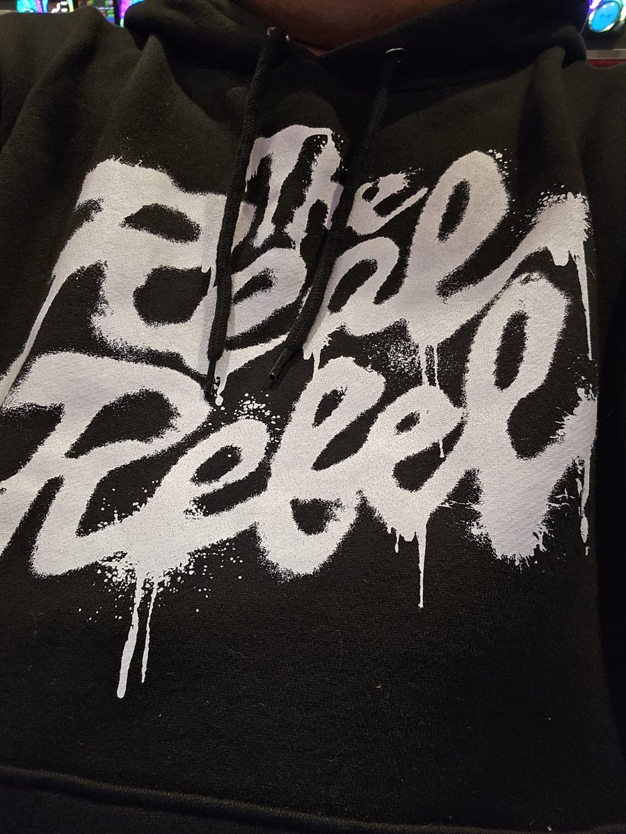 kk085200's tweet photo. The Real Rebelパーカー着てマイジャグ打ったら……効果抜群です
ありがとうございます。OZAWA様 https://t.co/xXapECZ2tq