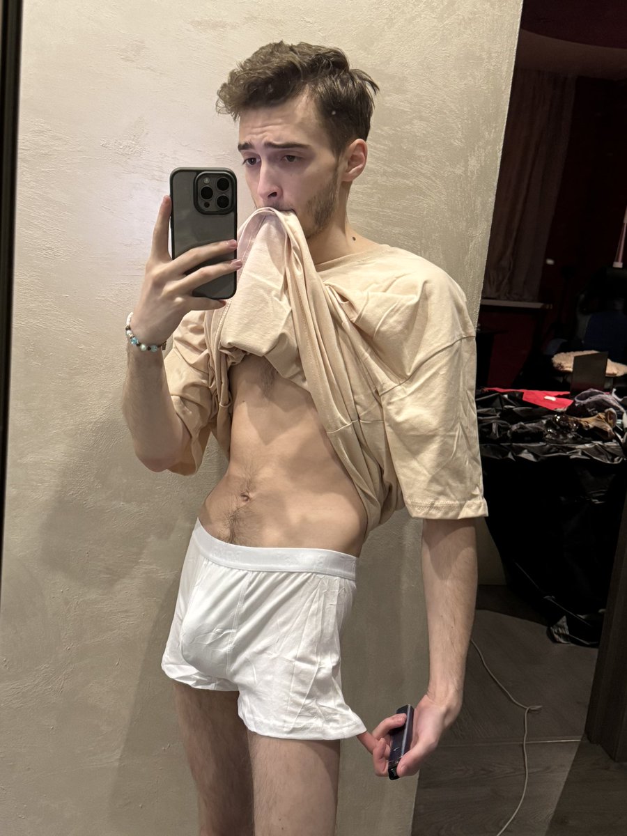 spider___man00's tweet photo. Underpants are too big
#gay #underwear #skinny #hairy https://t.co/qHHFxwm2IG