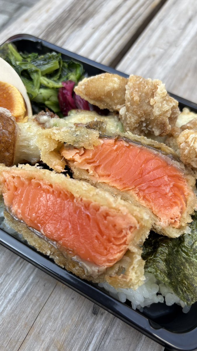 東京で一番美味しい キッチンカーむら川の サーモンレアカツ海苔弁当