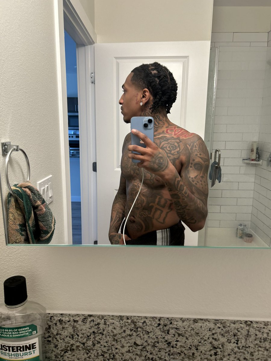 hardheadpooh's tweet photo. Woke up from a nap wanting some bad shit 🥴😩 https://t.co/ThKXrP8ciW