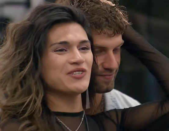 TronkOficial's tweet photo. LUCIANA es la sexta salvada de la placa

#GranHermano https://t.co/C4KlUU4MQs