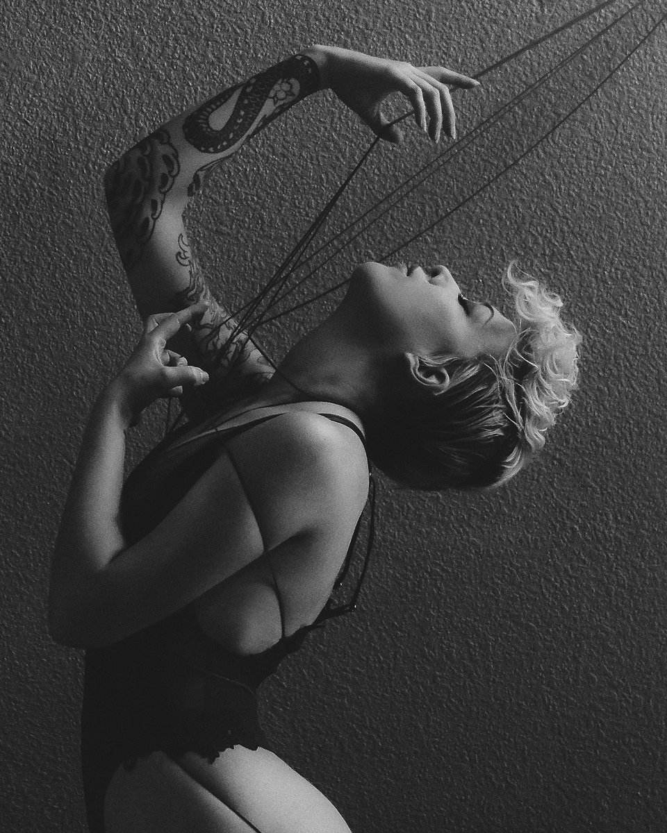 mannequinmadi (@mannequinmadi) on Twitter photo “O, how the body knows all
that language cannot say.”
-Shinji Moon
📸: @iamkittinikki (insta)
✍️: meee
#poetic #bodylanguage #keepcreating #stayweird #aesthetic #hands #grace “O, how the body knows all
that language cannot say.”
-Shinji Moon
📸: @iamkittinikki (insta)
✍️: meee
#poetic #bodylanguage #keepcreating #stayweird #aesthetic #hands #grace