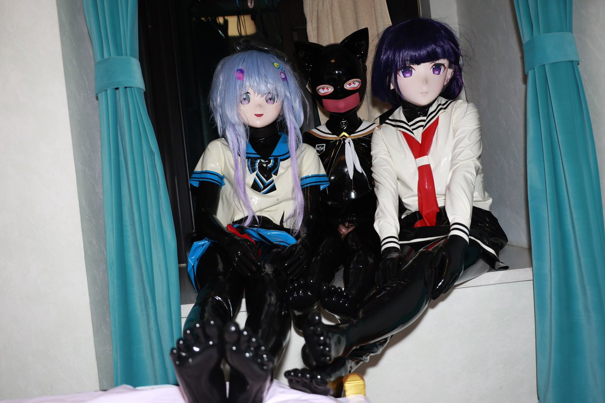 我们仨

<a href="/Xuefeng_yuki/">雪风就叫祥瑞御兔</a> 
<a href="/Bastet0417/">无名小贝</a> 

📷<a href="/MordredKK/">MordredKK</a> 

#kigurumi ＃着ぐるみ　#latex #ラバー