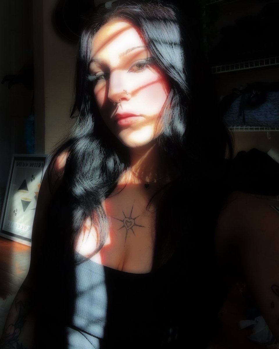 emosuppbunn's tweet photo. repost because i feel angelic thank you 
<3 
#nsfwtwt #mommy 😛 https://t.co/NYSkmPZt2t