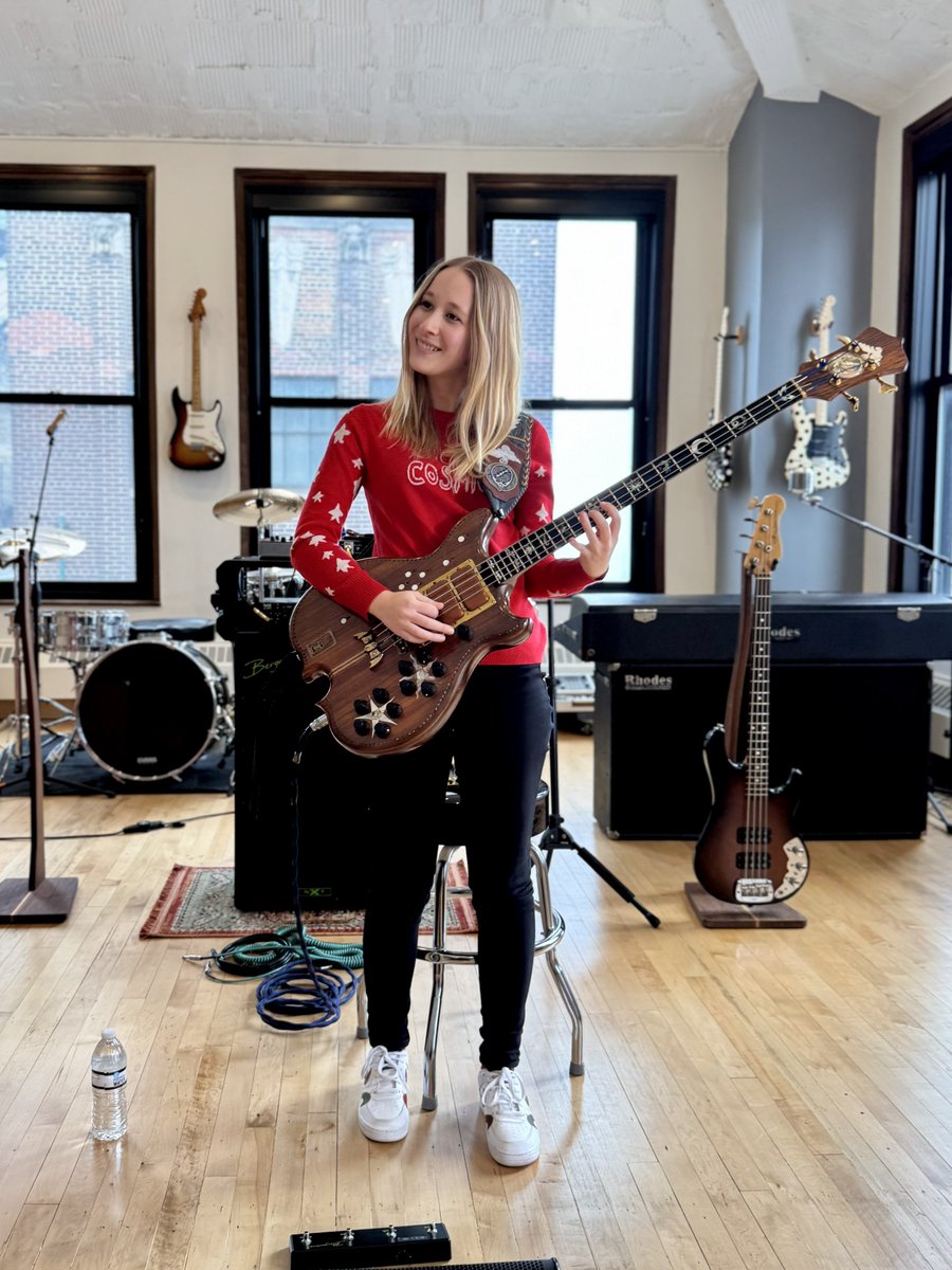 KarinaRykman's tweet photo. What an honor to play Phil Lesh’s Mission Control bass for…10ish hours today?! Insane. https://t.co/78KyAgvwKc