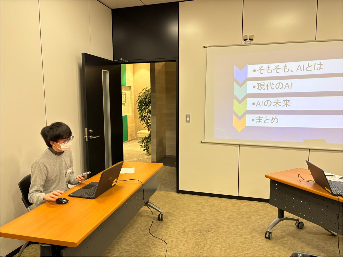 MSDsaiyo's tweet photo. 先日、入社前研修を実施いたしました☺️

今回の研修は、内定者の皆さんが作成したプレゼン資料の発表を行いました🌟
内定者の皆さん4月の入社式お待ちしております🌸

#入社前研修 #池袋 #it企業 https://t.co/jK3PGKh36Q