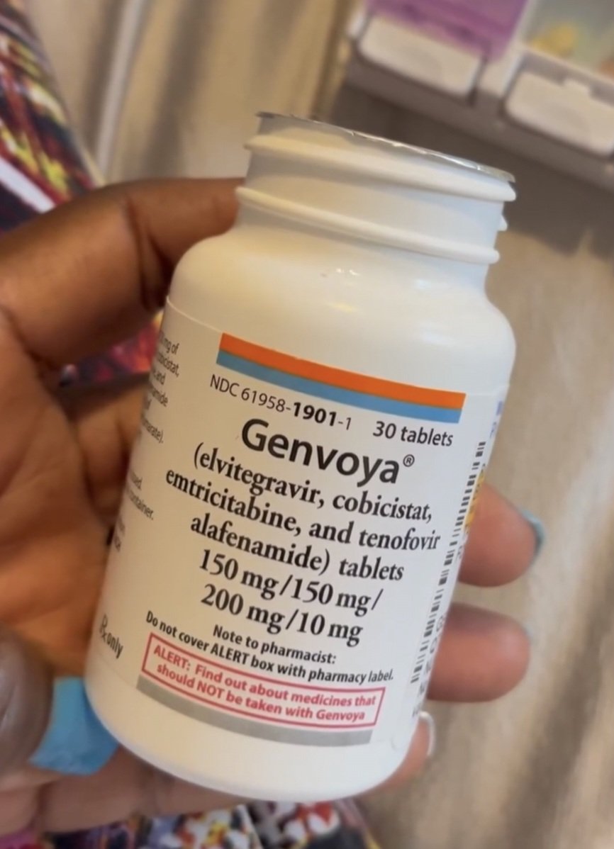 CalvertCherry's tweet photo. Her daughter has graduated high school, and both she and her father are HIV negative. Lisa has obtained the status of undetectable and maintains it by taking a medicine called Genvoya. She chronicals this and other aspects of her life on YouTube, TikTok, and Instagram. https://t.co/61U32zSqMc